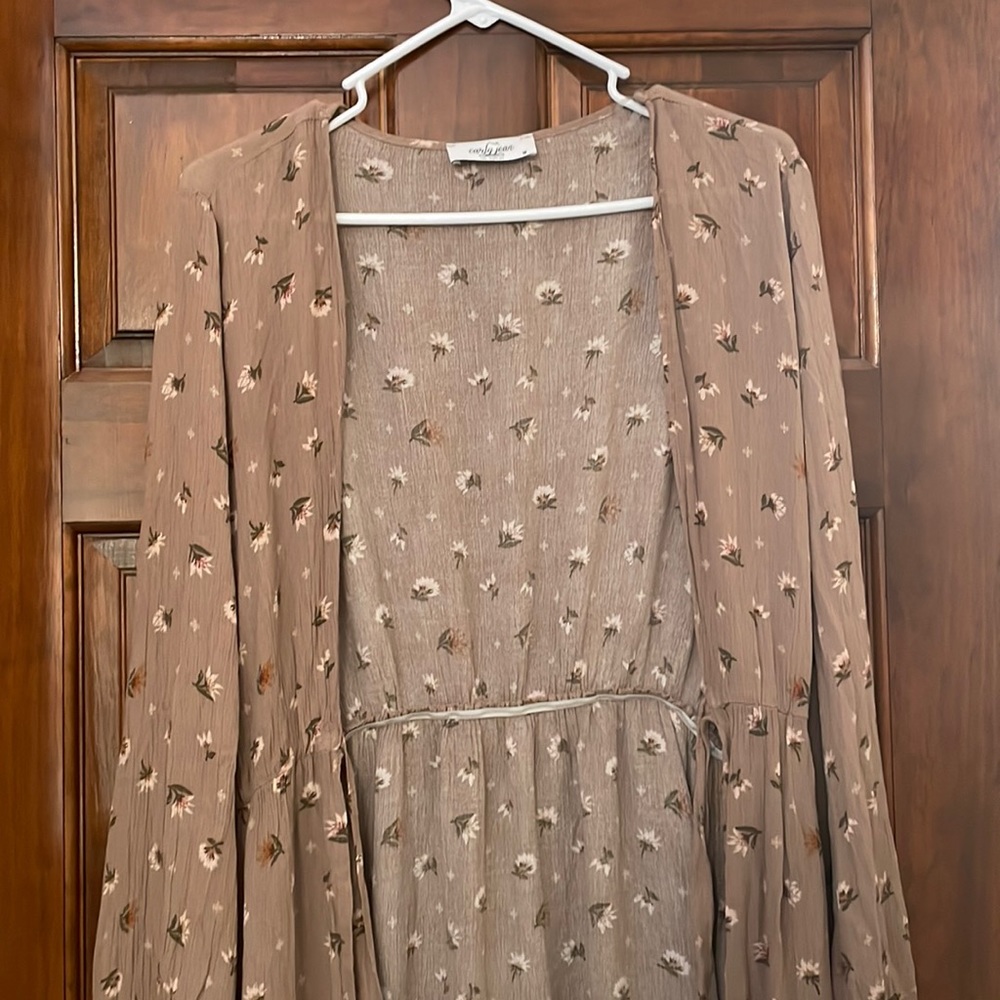 Carly Jean Los Angeles Veronica kimono